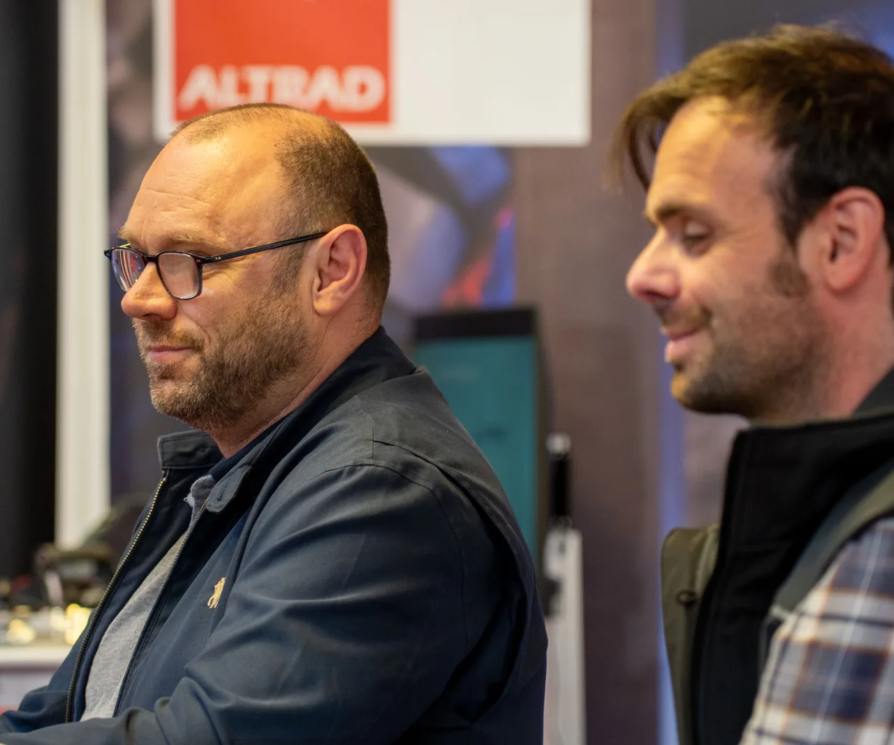Échanges sur le stand d'un partenaire au forum du soudage, finale 2025